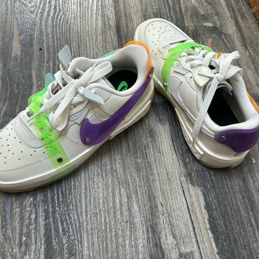 Nike shoes - Picture 3 of 6